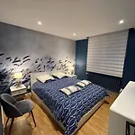 Maison Familiale Face A La *