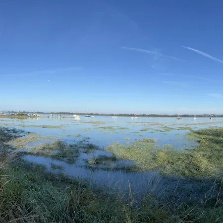 Maison Familiale Face A La