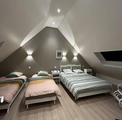 Maison Familiale Face A La *