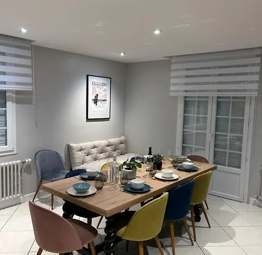 Maison Familiale Face A La *