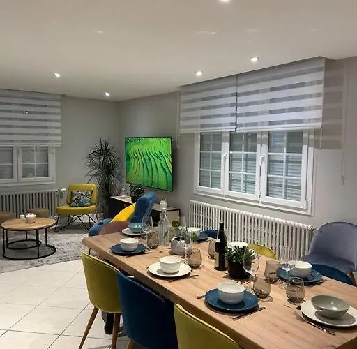 Maison Familiale Face A La *