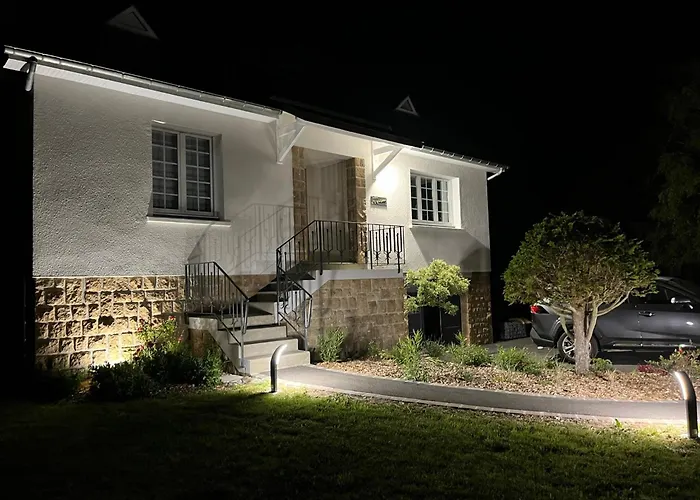 Maison Familiale Face A La *